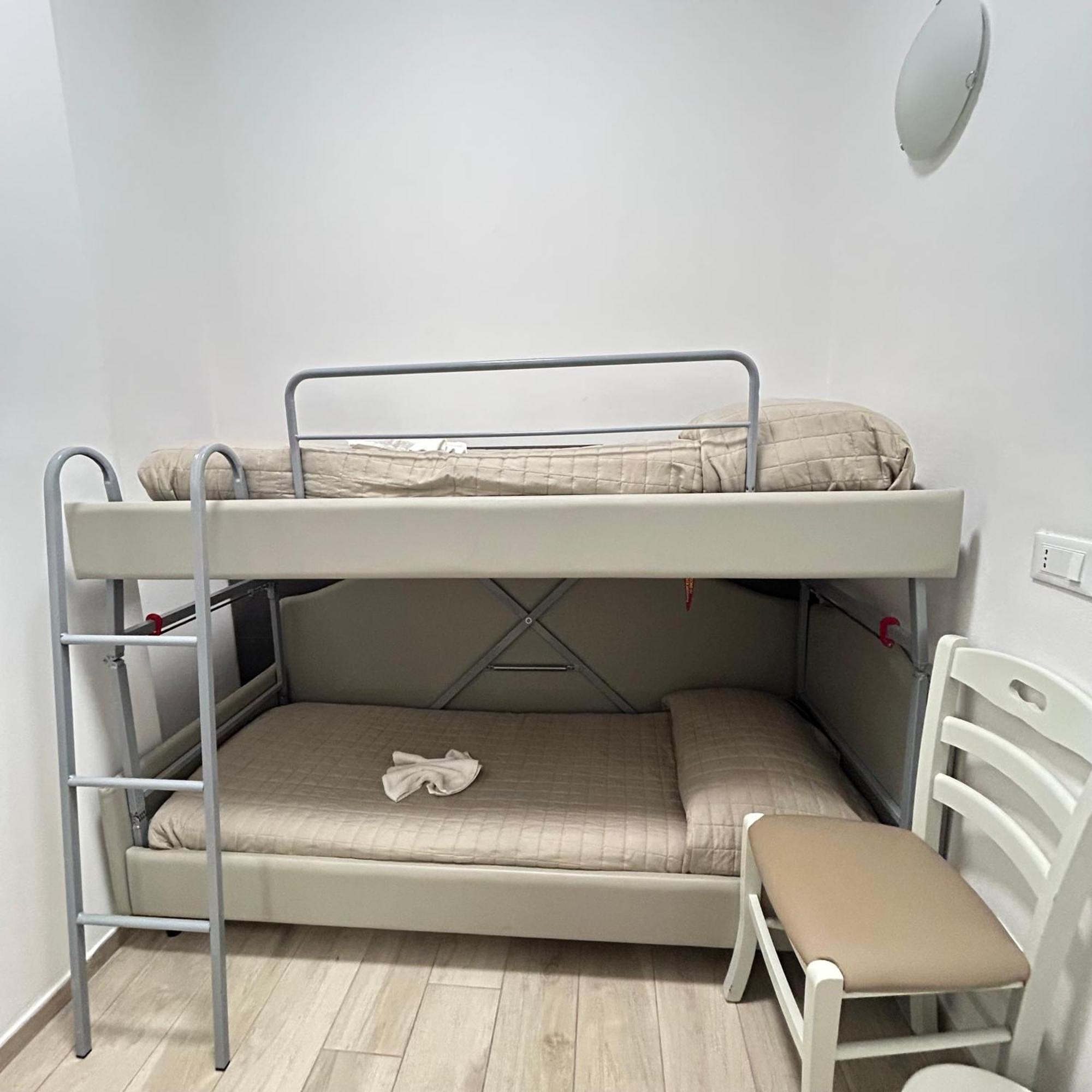 Bed And Book Hotel 2*