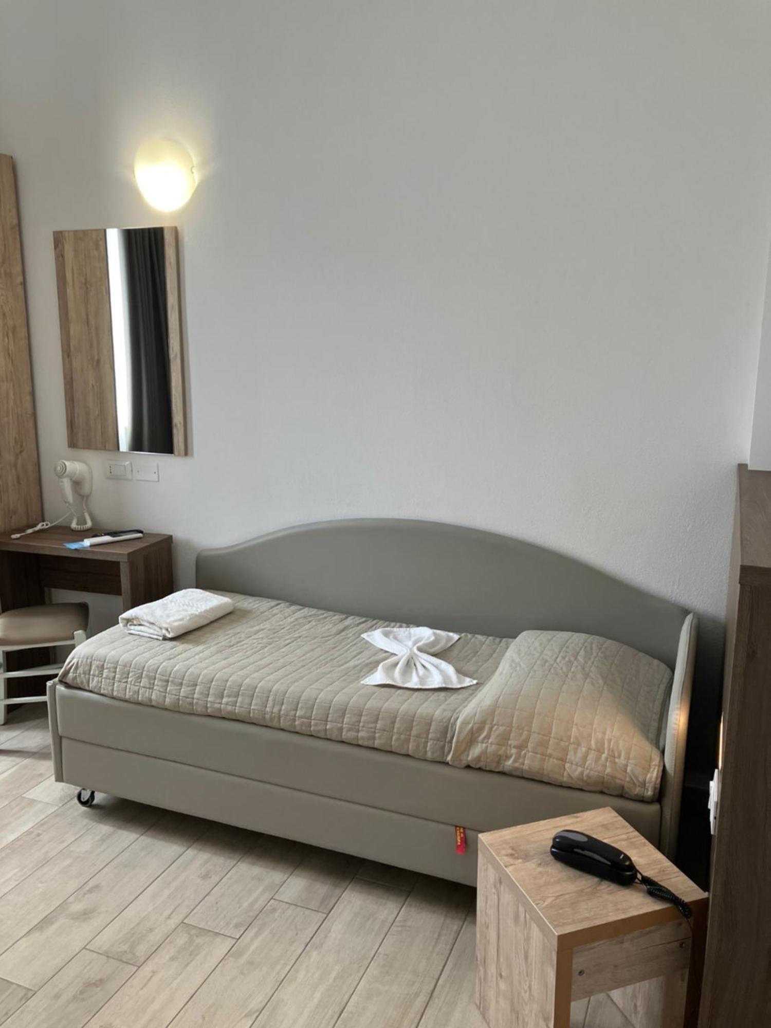 Hotel Bed And Book Rimini